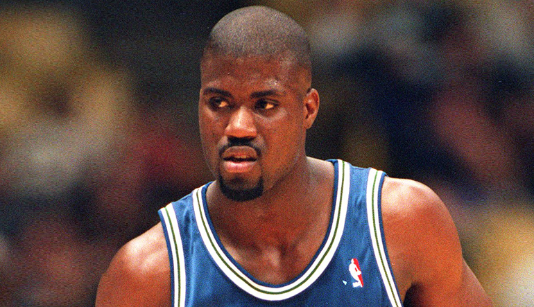 Il y avait le « bad boy » version Dennis Rodman, déjanté mais irremplaçable. Voici le « bad boy » version Isaiah, tête de lard et cas social. Rider on the storm…