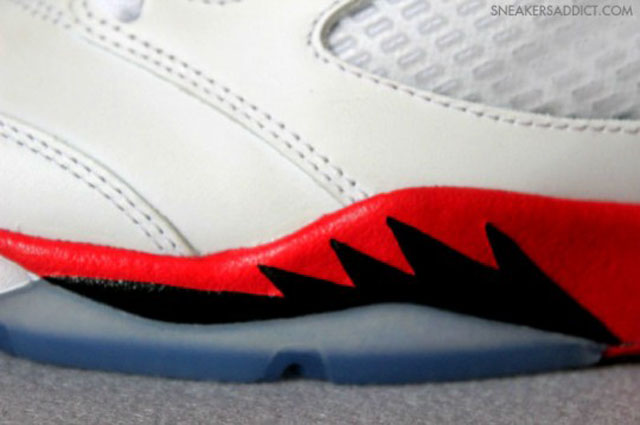 Air-Jordan-5-Fire-Red-White-Black-10-540x359