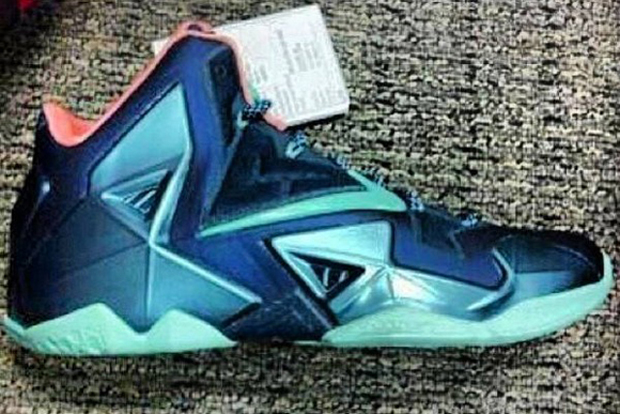 Nike LeBron XI