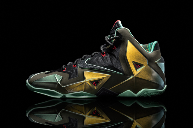 Nike LeBron 11