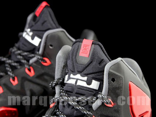 Nike LeBron XI noir/rouge