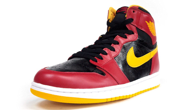 air-jordan-1-retro-high-og-hawks-highlight-reel-2