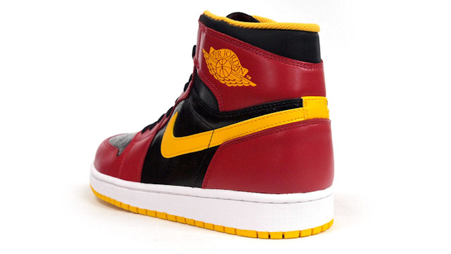 air-jordan-1-retro-high-og-hawks-highlight-reel-3