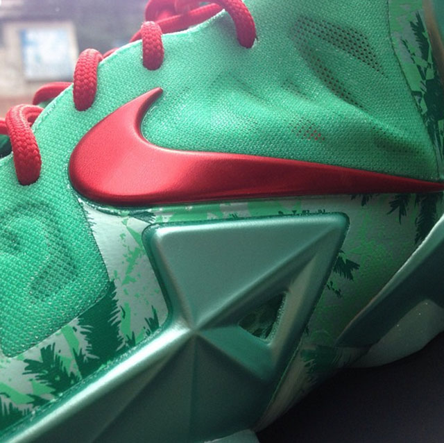 lebron-11-christmas-6