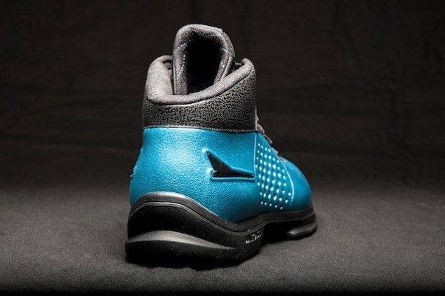 Blackhawk-Back-634x422