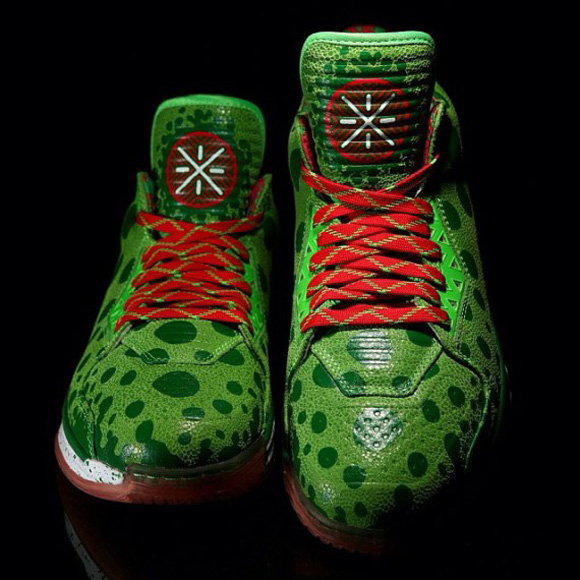 Li-Ning-Way-of-Wade-2-Christmas-Detailed-Look-2