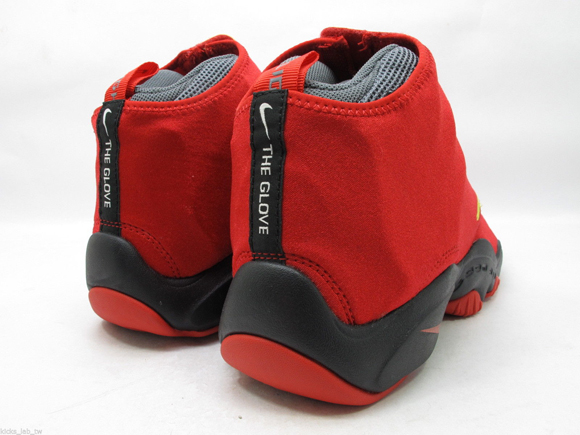 Nike-Zoom-The-Glove-Heat-Detailed-Look-3