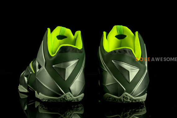 lebron-11-dunkman-10