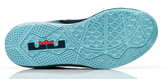 Nike-LeBron-11-Low-Turbo-Green-1