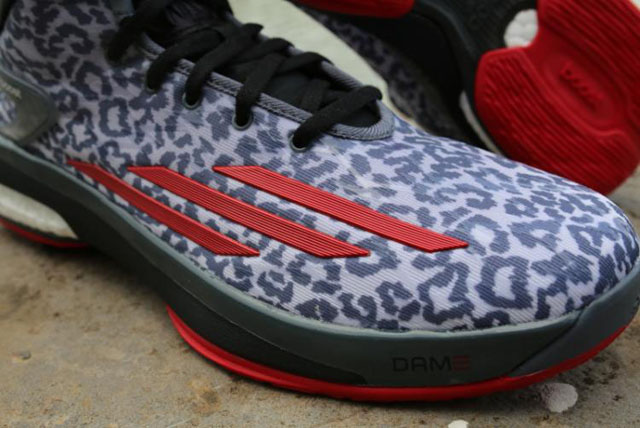 adidas-crazylight-boost-4-white-black-red-leopard-03