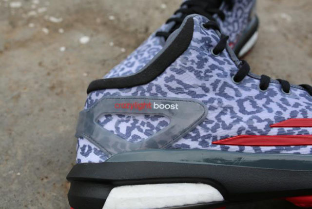 adidas-crazylight-boost-4-white-black-red-leopard-06