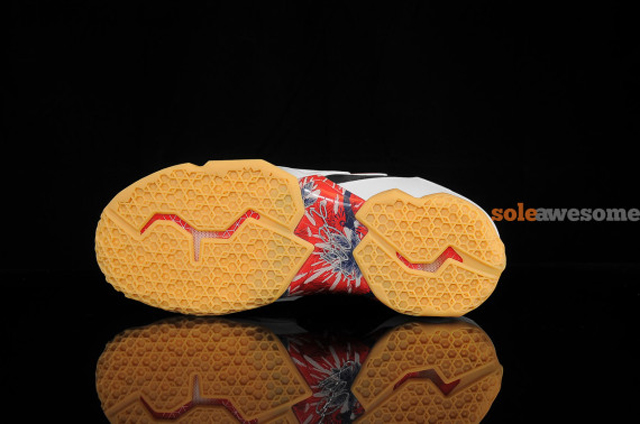 nike-lebron-11-independence-day-06-570x378