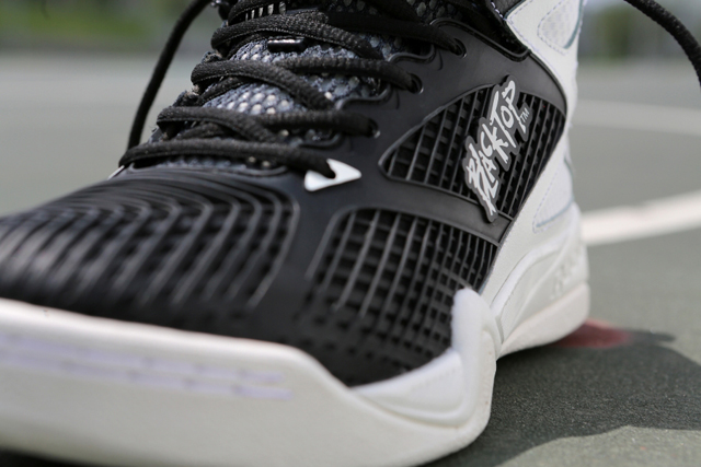 reebok-pump-retaliate-blacktop-11