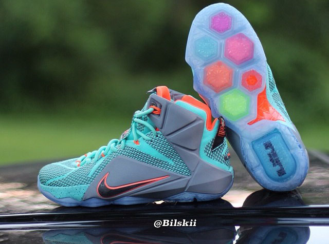 Nike LeBron 12