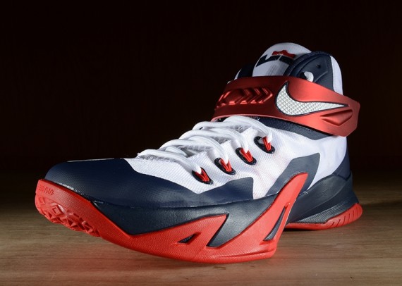 nike-zoom-soldier-8-usa-release-date-04-570x406