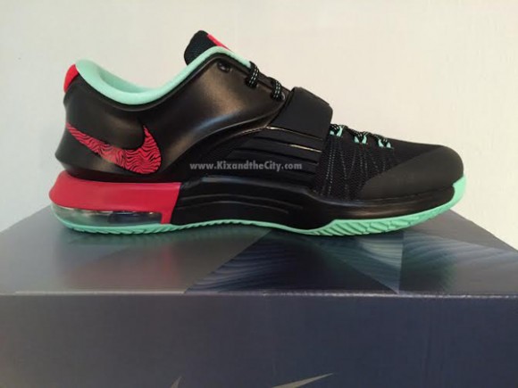 nike-kd7-black-bad-apple-3-580x435