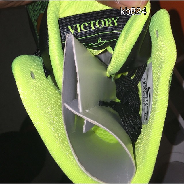 nike-kobe-ix-9-elite-victory-green-gold-03