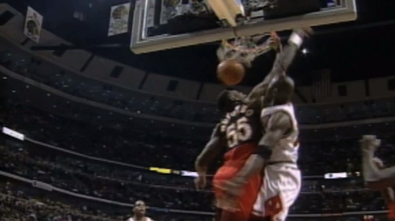 Dikembe Mutombo persiste et signe : 