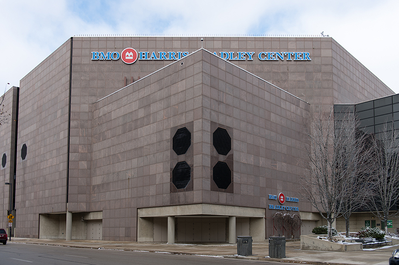 NBA Bucks v Pistons 006