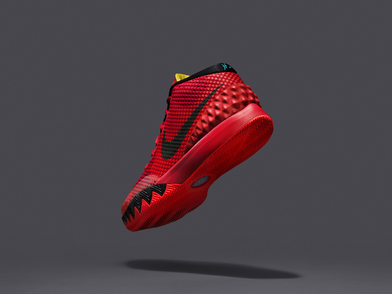 SP15_BB_KYRIE_1_705277-606_Heel_35596