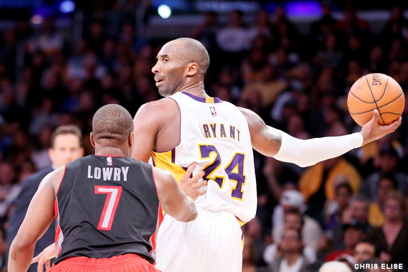 Kobe Bryant , 1er joueur à plus de 30 000 points, 6 000 rebonds et 6 000 passes en carrière