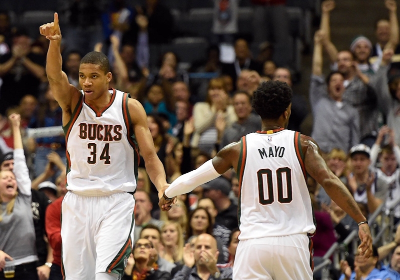 Giannis Antetokounmpo conseillé par Scottie Pippen et Hakeem Olajuwon