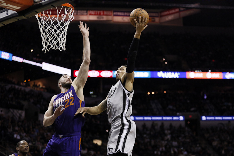 San Antonio sauvé par ses seconds couteaux