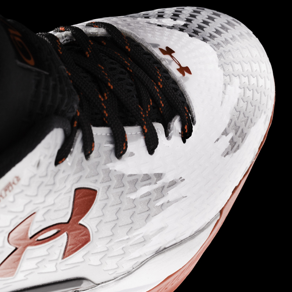 Under-Armour-ClutchFit-Drive-Low-Greivis-Vasquez-North-Six-PE-5