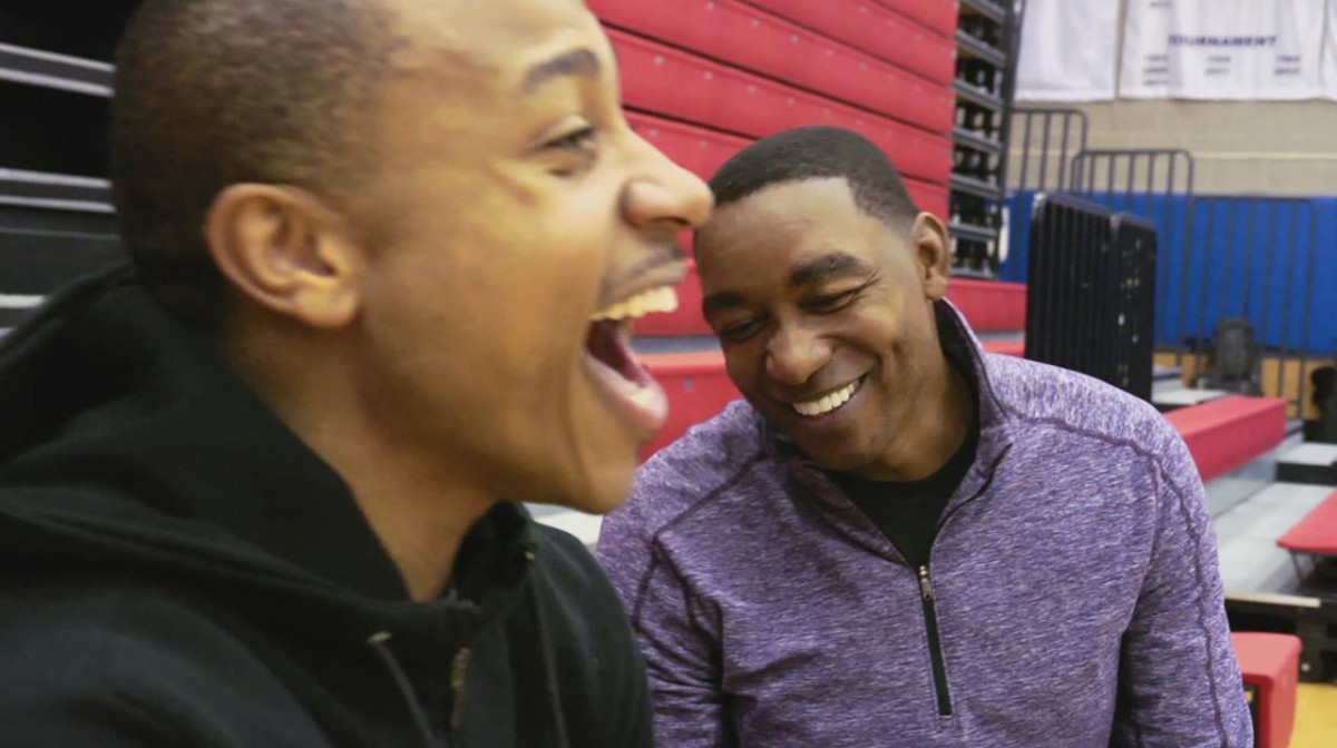 A cause d'Isaiah Thomas, Isiah Thomas doit supporter les Celtics...