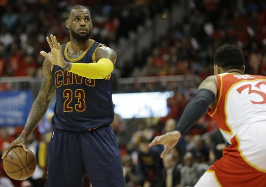 635679440293832528-AP-CAVALIERS-HAWKS-BASKETBALL-73244112