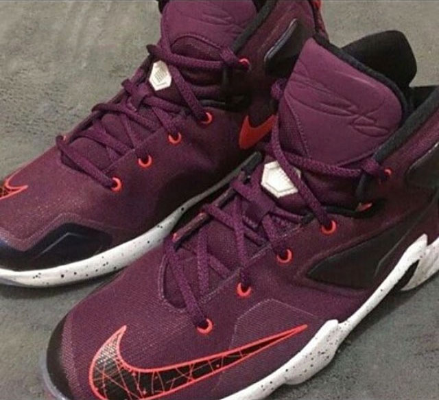 La LeBron 13 disponible en octobre prochain