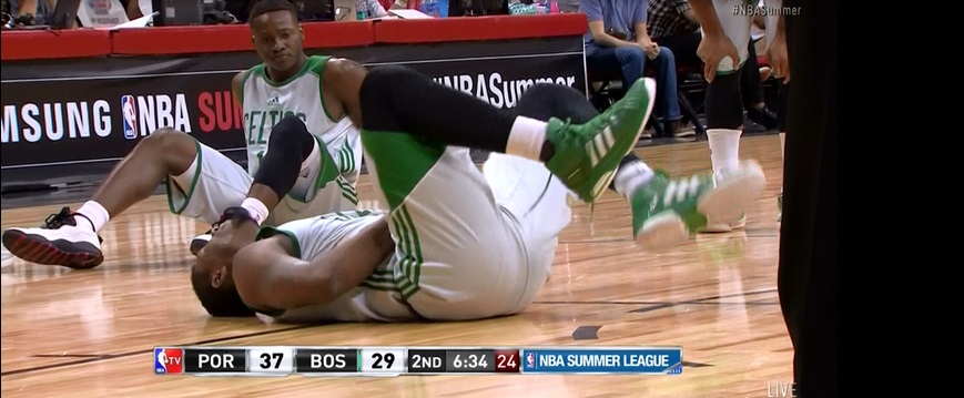 Les images de la blessure de Marcus Smart