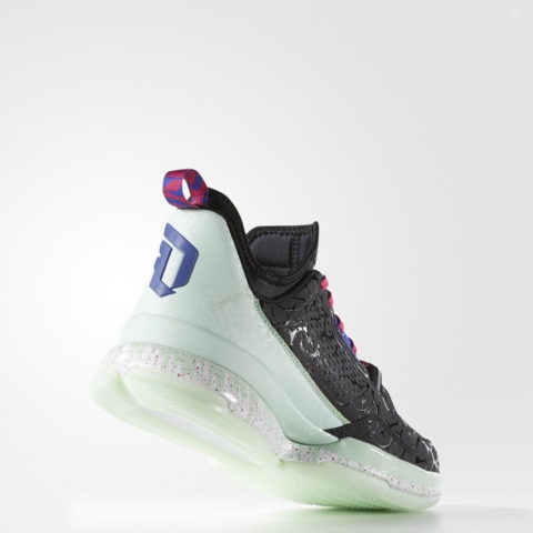 Adidas lance une D Lillard 1 phosphorescente