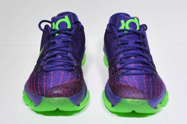 Nike sort la KD VIII 