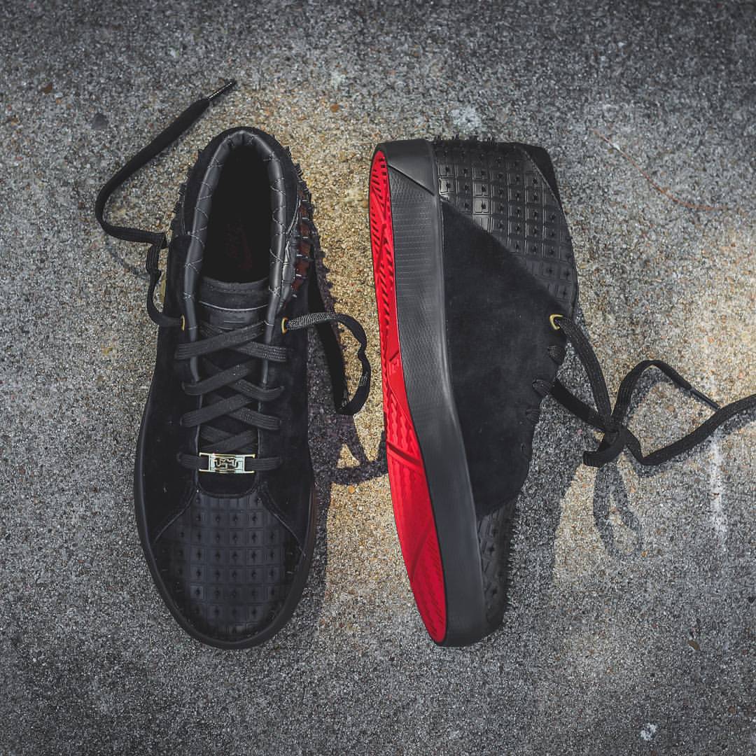 nike-lebron-13-lifestyle-black-red-1