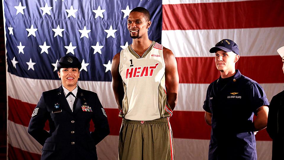 Le Heat dévoile son nouveau maillot d'inspiration militaire