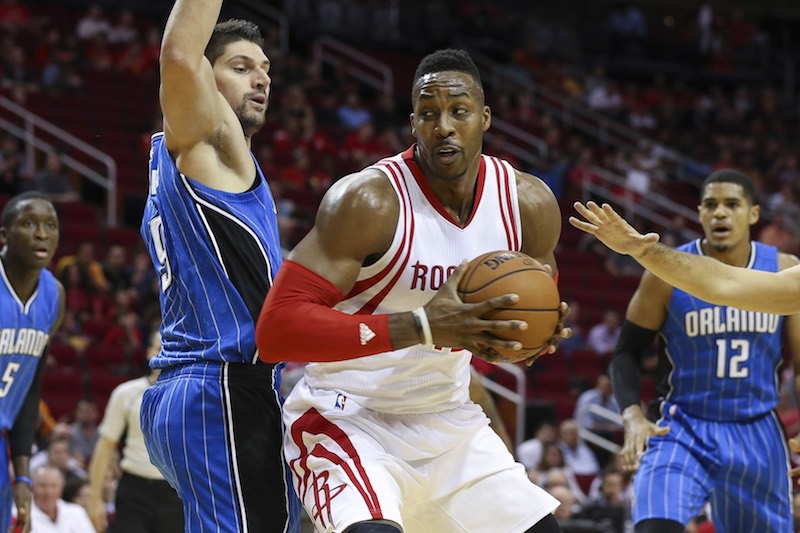 Dwight Howard sort le match parfait pour répondre à un Evan Fournier déchaîné