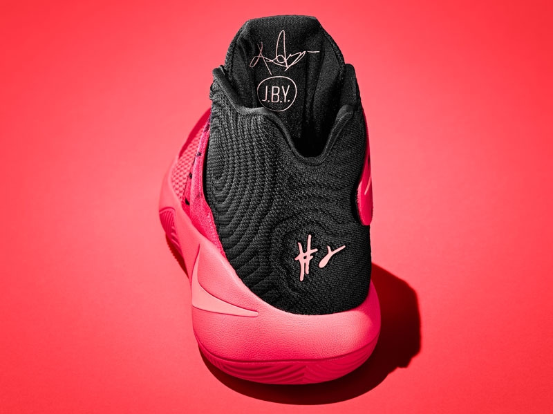 15-600_Nike_Kyrie_2_Detail_B-01_50812
