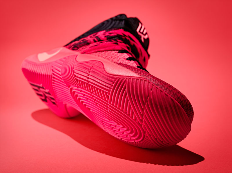 15-600_Nike_Kyrie_2_Detail_D-01_50817