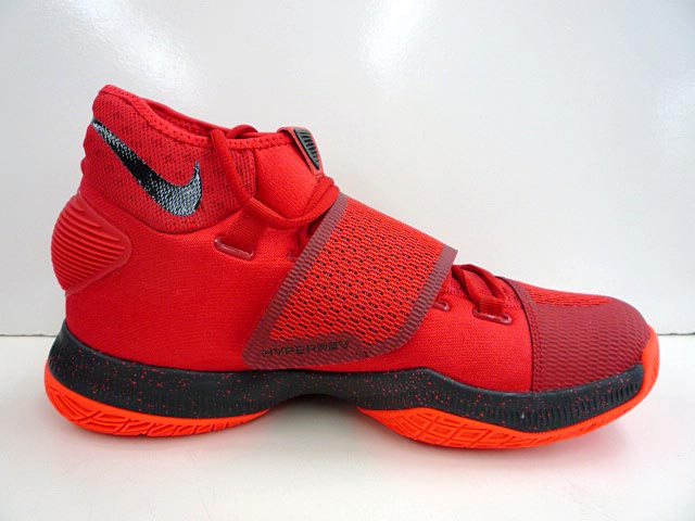 A-Detailed-Look-at-the-Nike-HyperRev-2016-2