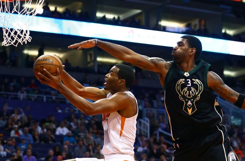 Milwaukee gagne enfin à l'extérieur !