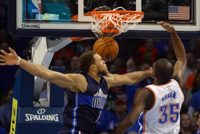 De justesse, Kevin Durant résiste au retour des Mavs