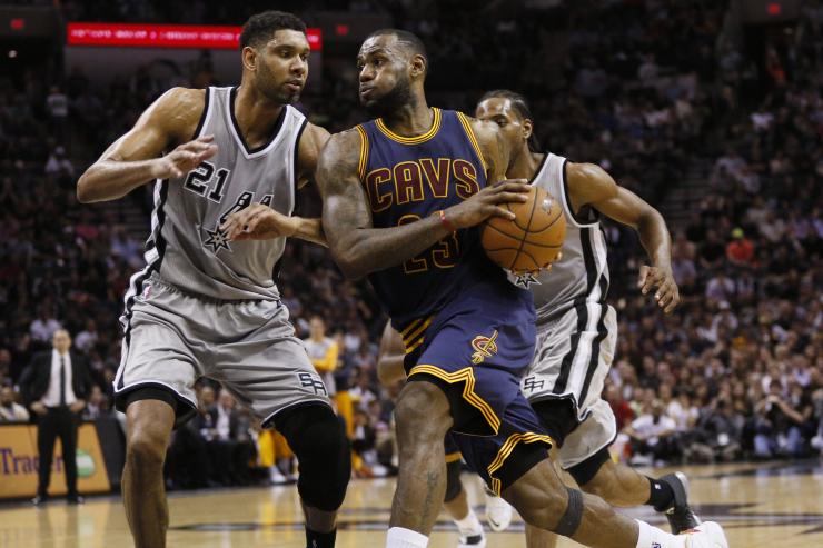 LeBron James rend un superbe hommage à Tim Duncan