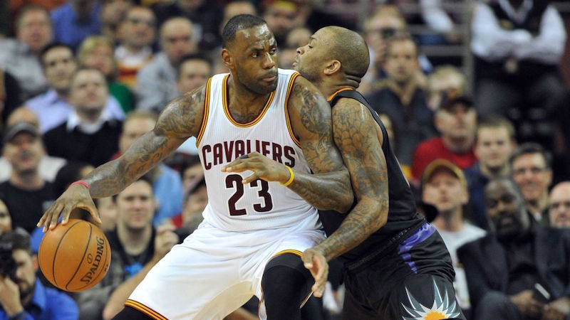 Cleveland - Phoenix : LeBron James presque parfait