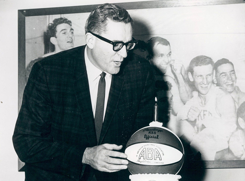 Le tir à trois points, de Disneyland à l'arme la plus puissante du basket moderne