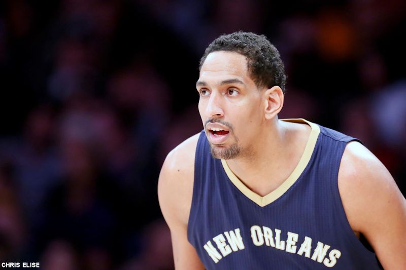 141207_lakers_v_pelican_017