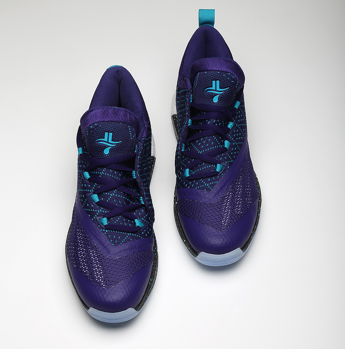 Jeremy-Lin-adidas-Crazylight-Boost_2-5-Away-3