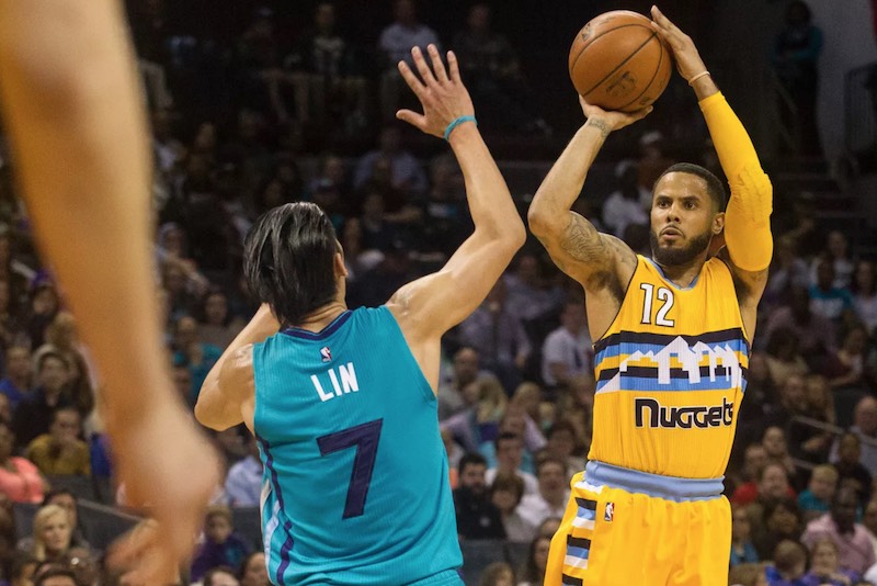 Charlotte – Denver : un DJ comme maître de cérémonie