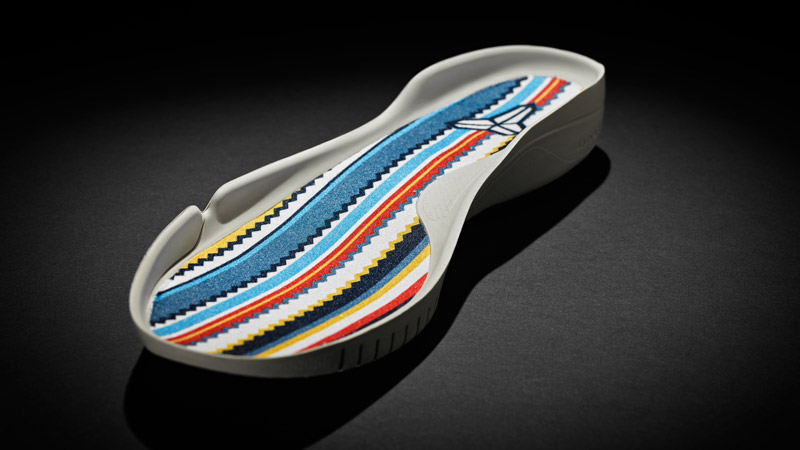 16-130_Nike_Kobe_822675-404_Detail_B-01_55565