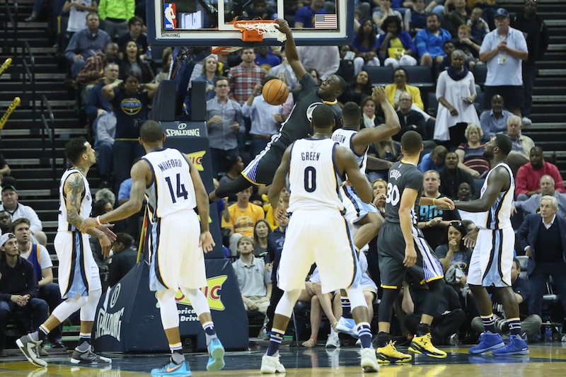 Le panier décisif est signé par Draymond Green (23 points, 11 rebonds) sur un rebond offensif après un tir manqué de Stephen Curry à une minute de la fin de la partie.